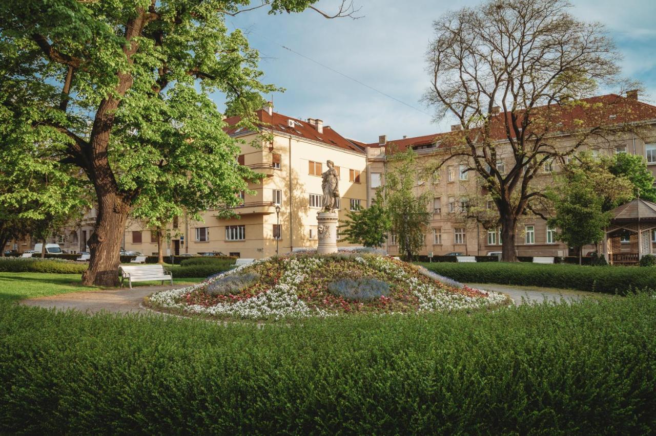Hotel Bells Osijek Exteriér fotografie